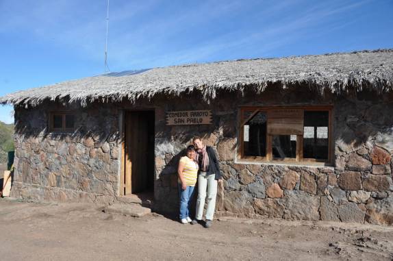 Com a simpática Jadira, gerente do nosso hostal na Sierra de San Francisco, na Baja California - México